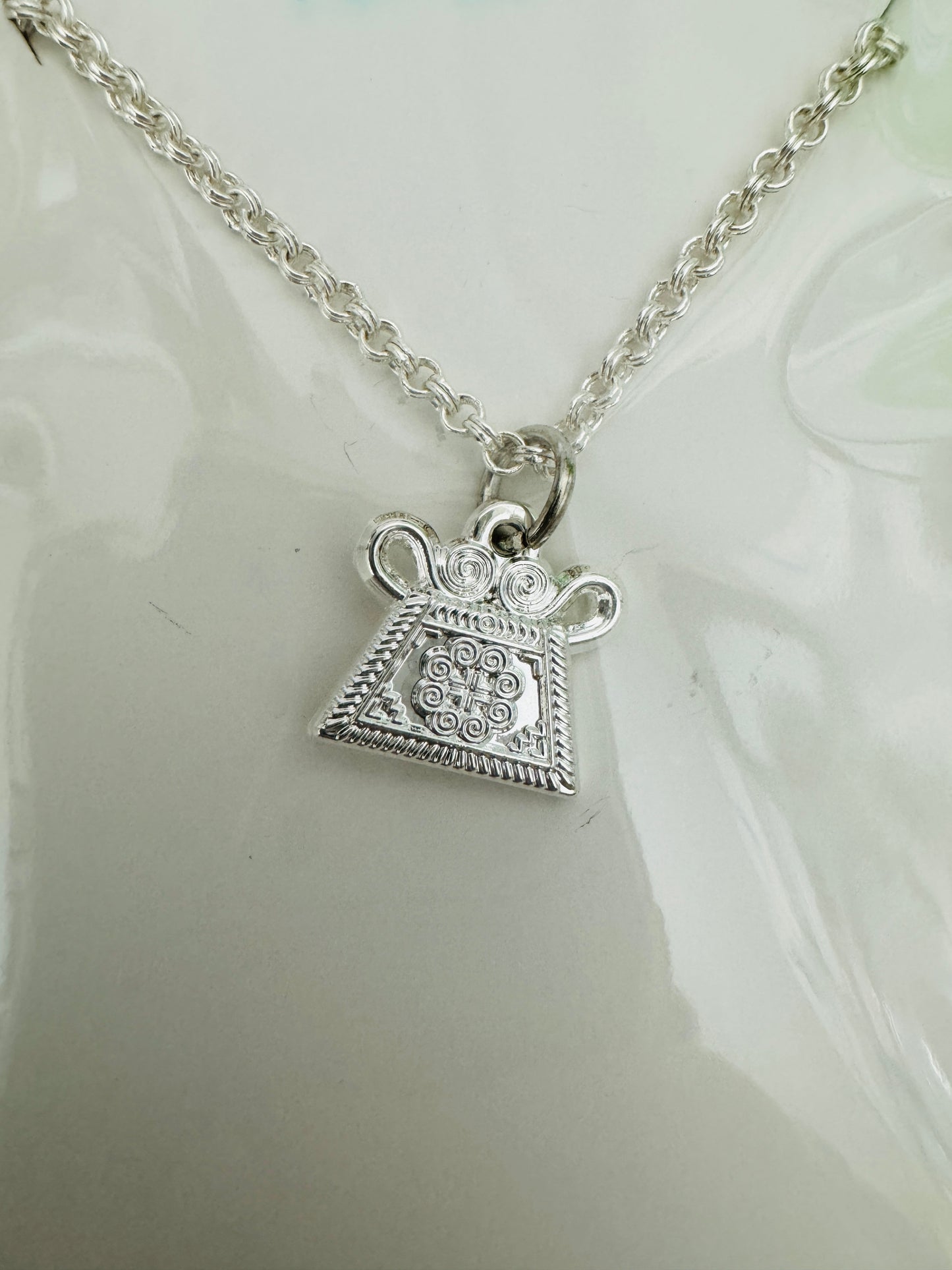 Tiny Pendent Necklace